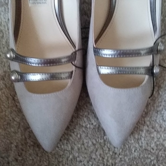 Shoe - Picture 8 of 8